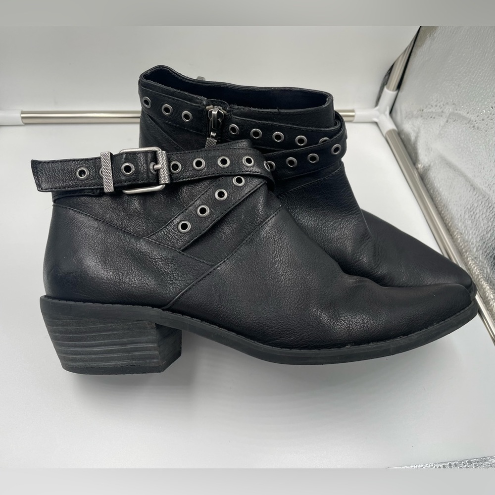 Me Too Boots by Adam Tucker “Riley” - Picture 5 of 8